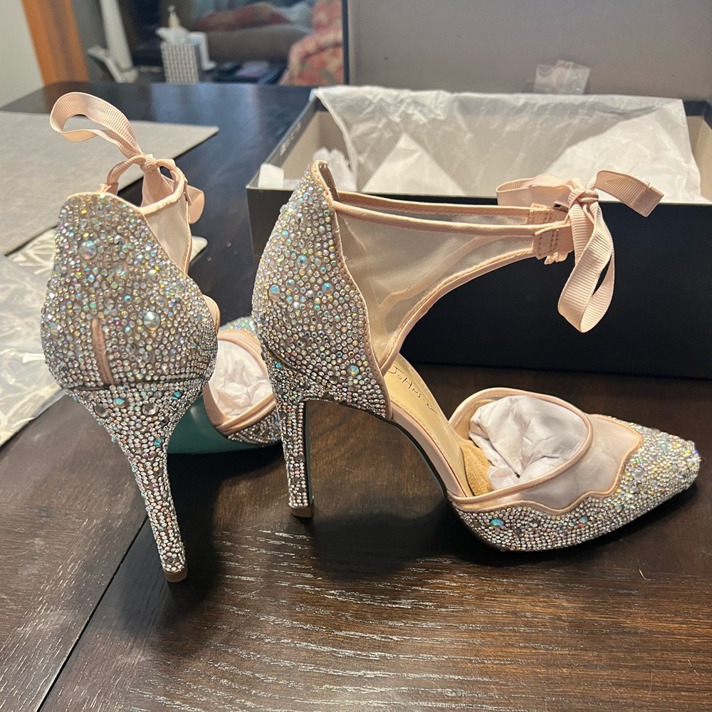 NEW Betsey Johnson Pumps - Picture 2 of 16